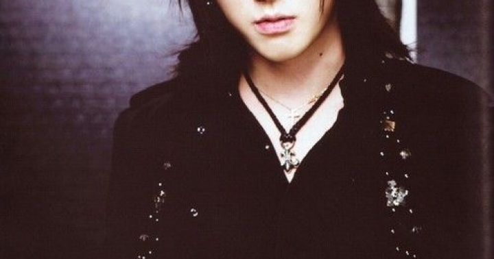 เพื่อนๆคิดว่านักร้อง J-ROCK คนนี้หล่อมั้ย | Dek-D.com